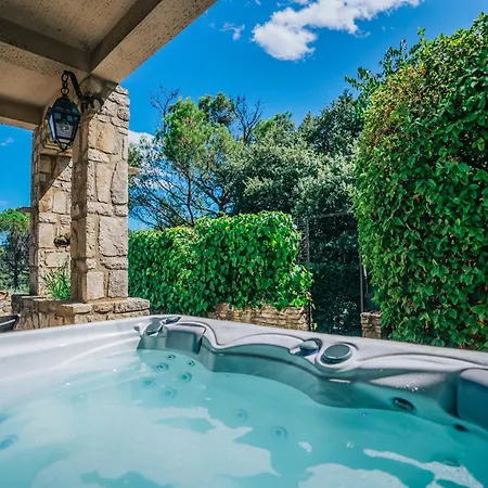Belle Avec Superbe Vue, Piscine Et Jacuzzi